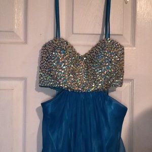 La femme size 6 prom dress